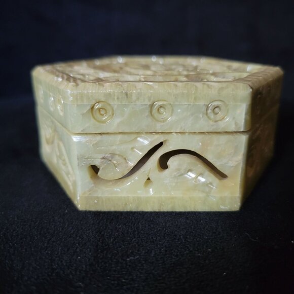 Vintage Carved Soapstone Trinket Box, Green Soapstone Hexagon Trinket Box - Picture 4 of 5